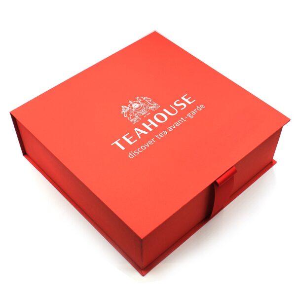 Подарочный набор чая в красной коробке