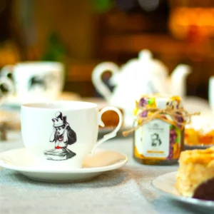 Брендована Чашка з блюдцем Аліса (330мл) Брендована Чашка з блюдцем Аліса (330мл)