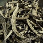 Чай Срібні Голки №003 білий розсипний цільні бруньки вкриті білим ворсом медовий квітковий аромат Fujian