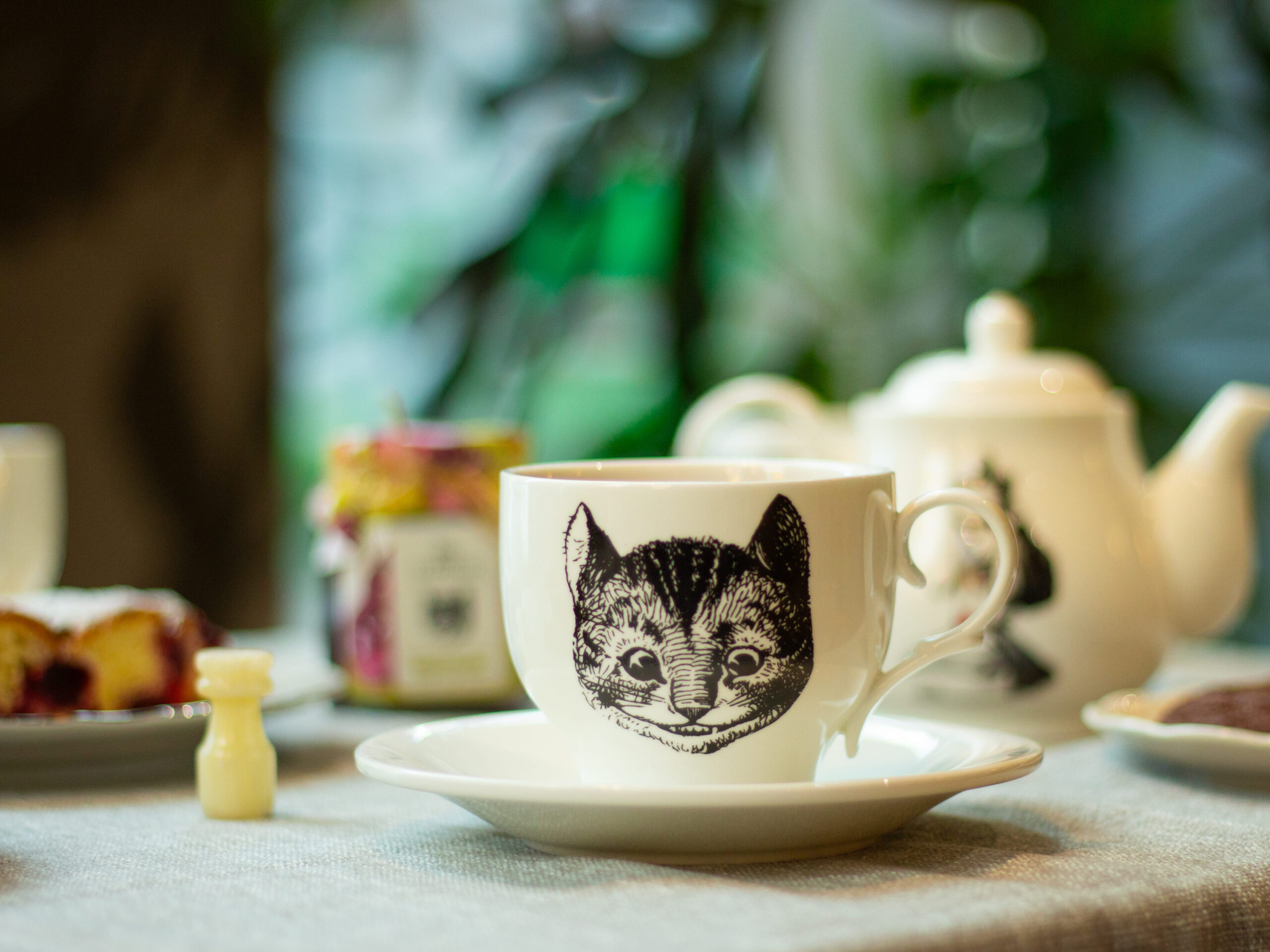Брендована Чашка з блюдцем Кіт (330мл)