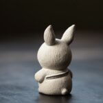 Фигурка для чайной церемонии Заяц с цветком — изображение 2