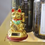Статуэтка Кот Манэки-Нэко золотой — изображение 2