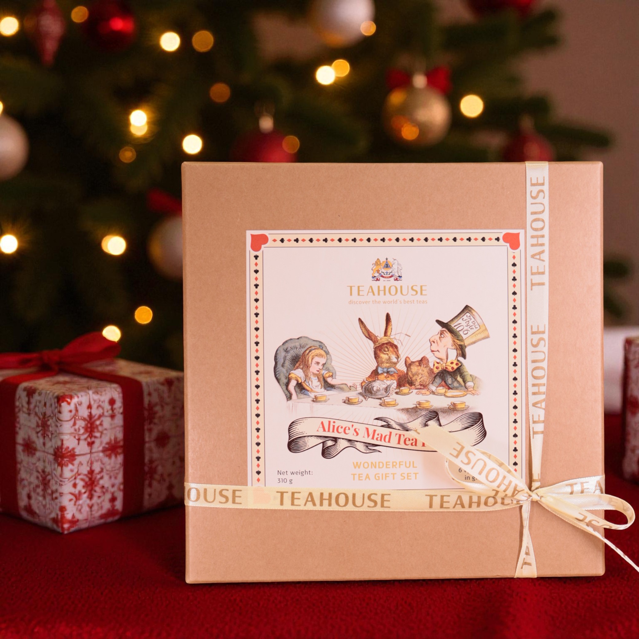 Подарунковий набір чаю «Божевільне чаювання Аліси» Подарунковий набір чаю «Божевільне чаювання Аліси»